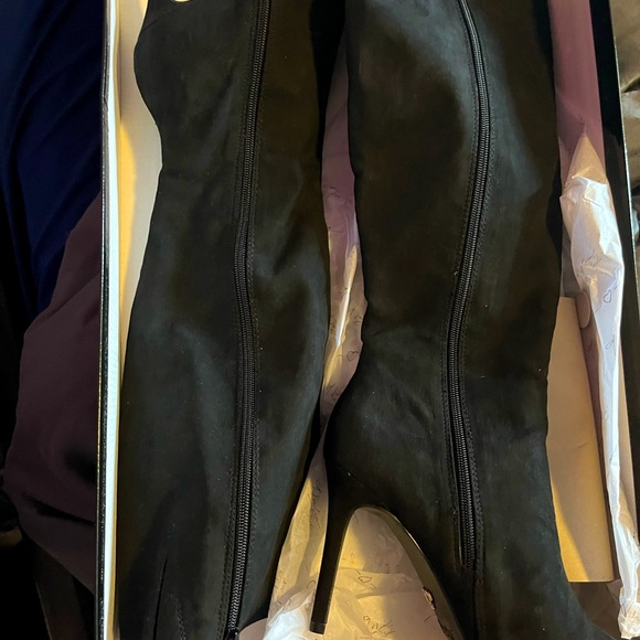 Never been worn size 8 Thalia Sodi black bootz - Picture 2 of 2